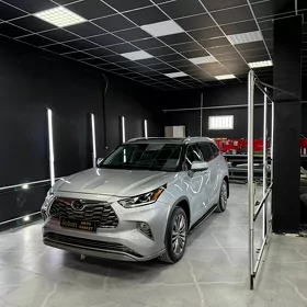 Toyota Highlander Hybrid 2025