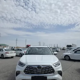 Toyota Highlander 2021
