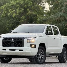 Mitsubishi L200 2025