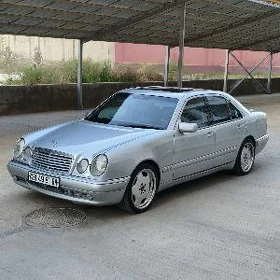 Mercedes-Benz E430 2001