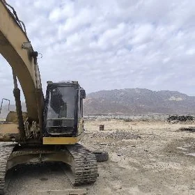 Caterpillar 320 Series 2005