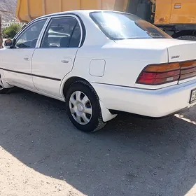 Toyota Corolla 1992