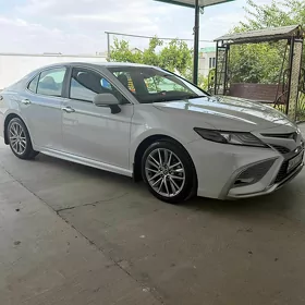Toyota Camry 2023