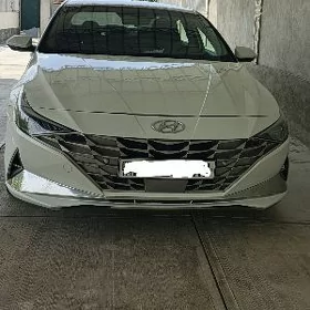 Hyundai Elantra 2022