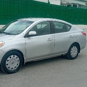 Nissan Versa 2012
