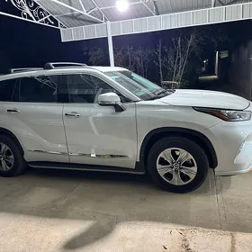 Toyota Highlander 2020
