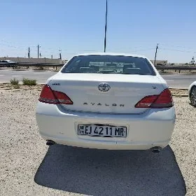 Toyota Avalon 2005