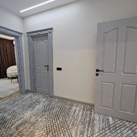 Mir 4, 6 etaž 3 komnat lux