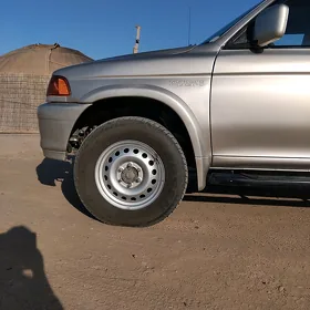 Mitsubishi Montero Sport 1998