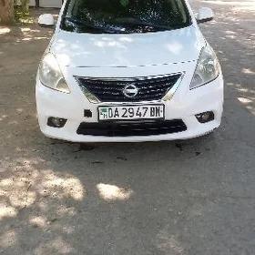 Nissan Versa 2011