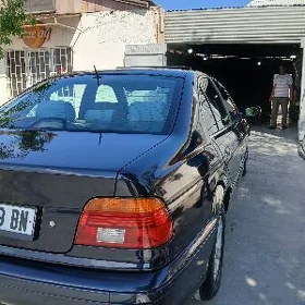 BMW E39 1999
