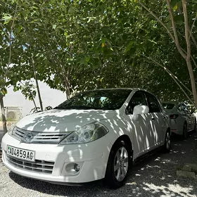 Nissan Versa 2011