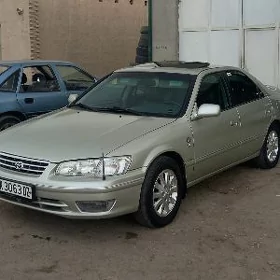 Toyota Camry 2001