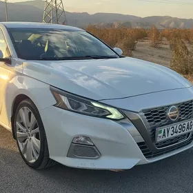 Nissan Altima 2020