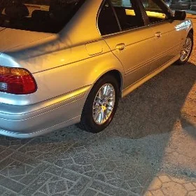 BMW E39 2001