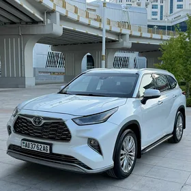 Toyota Highlander 2022