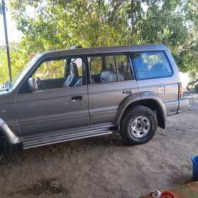 Mitsubishi Pajero 1995