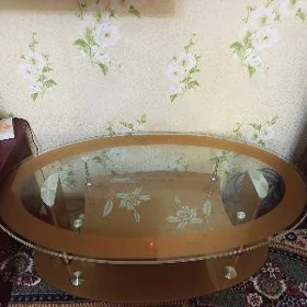 Журнальный стеклянный столик