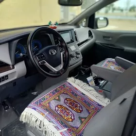 Toyota Sienna 2018