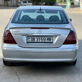 Mercedes-Benz E320 2004