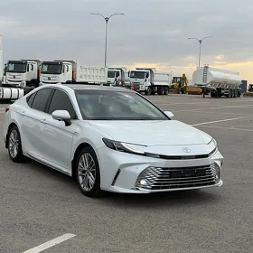 Toyota Camry 2025