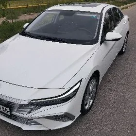 Hyundai Elantra 2025