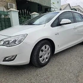 Opel Astra 2011