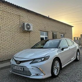 Toyota Camry 2020