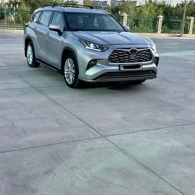 Toyota Highlander 2020