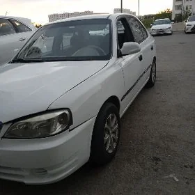 Hyundai Accent 2001
