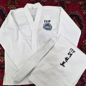 Taekwondo dobok (sport geýim)