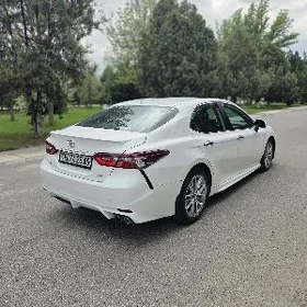 Toyota Camry 2021