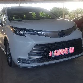 Toyota Sienna 2021