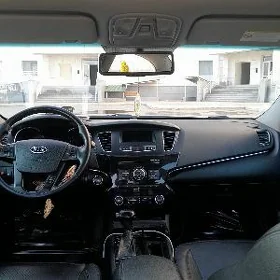 Kia Cadenza 2013