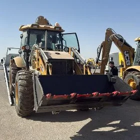 JCB 4CX ECO 2025