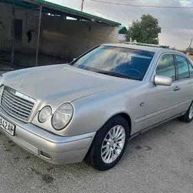 Mercedes-Benz E320 1996