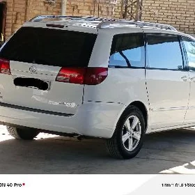 Toyota Sienna 2004