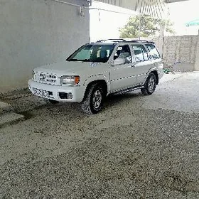 Nissan Pathfinder 1999