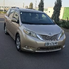 Toyota Sienna 2011