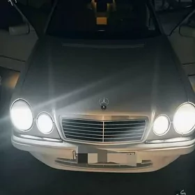 Mercedes-Benz E320 1999