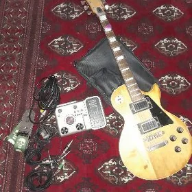 Gitara elektro ,prasessor zoom