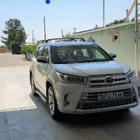 Toyota Highlander 2019