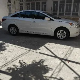 Hyundai Sonata 2012