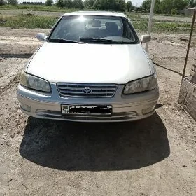 Toyota Camry 2000