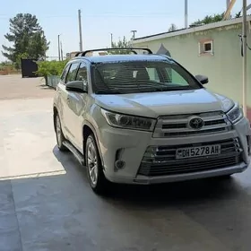 Toyota Highlander 2019