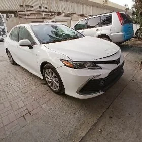 Toyota Camry 2021