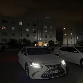 Lexus ES 350 2022