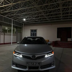 Toyota Camry 2014