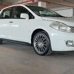 Nissan Versa 2010