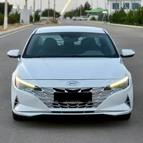 Hyundai Elantra 2023